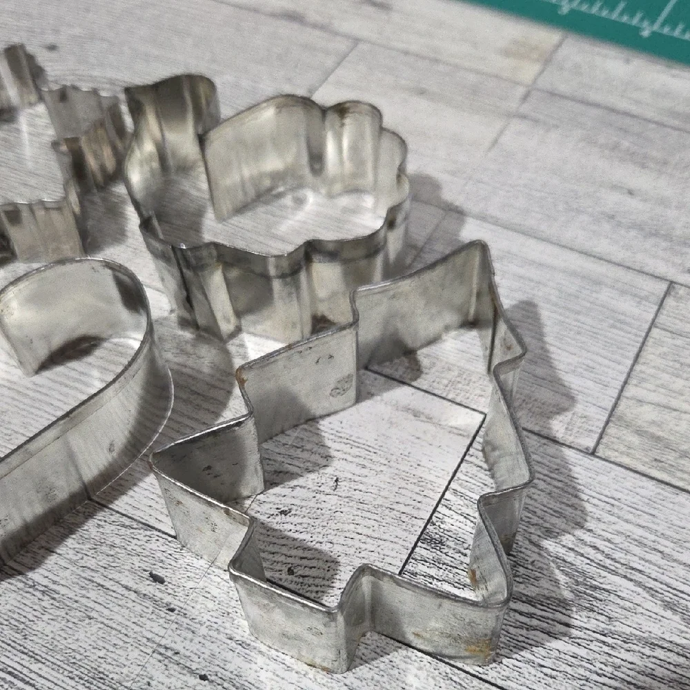 Set Of Assorted Metal Cookie Cutters